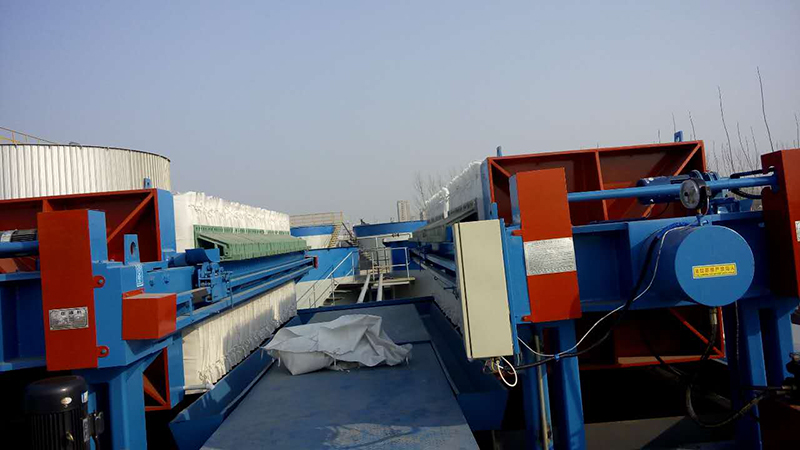 化工廠污水現場(圖1)